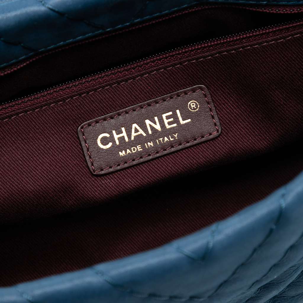 Chanel Medium Chevron Iridescent Calfskin Surpique Flap - 5