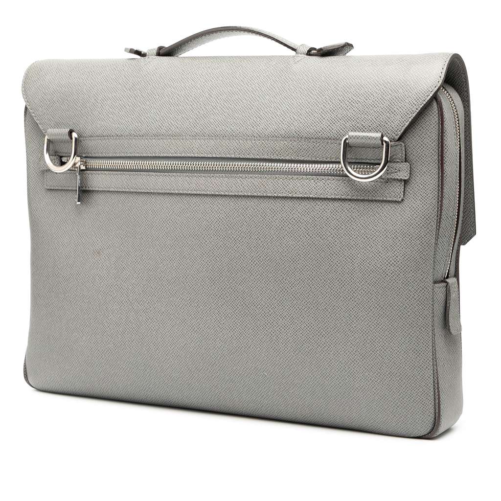 Louis Vuitton Taiga Vassili GM - 2