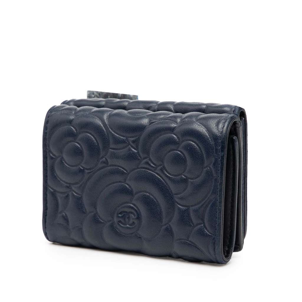 Chanel CC Embossed Goatskin Camellia Trifold Compact Wallet - 2