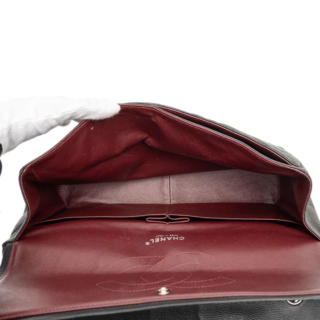 Chanel Maxi Classic Caviar Double Flap - 4