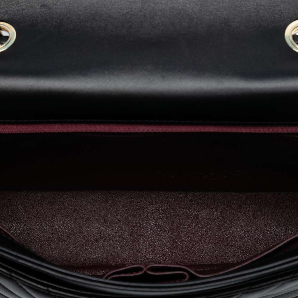 Chanel CC Chevron Quilted Lambskin Single Flap - 4