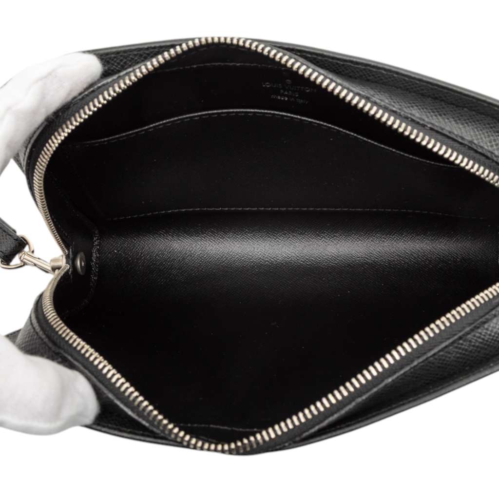 Louis Vuitton Taiga Pochette Baikal - 4