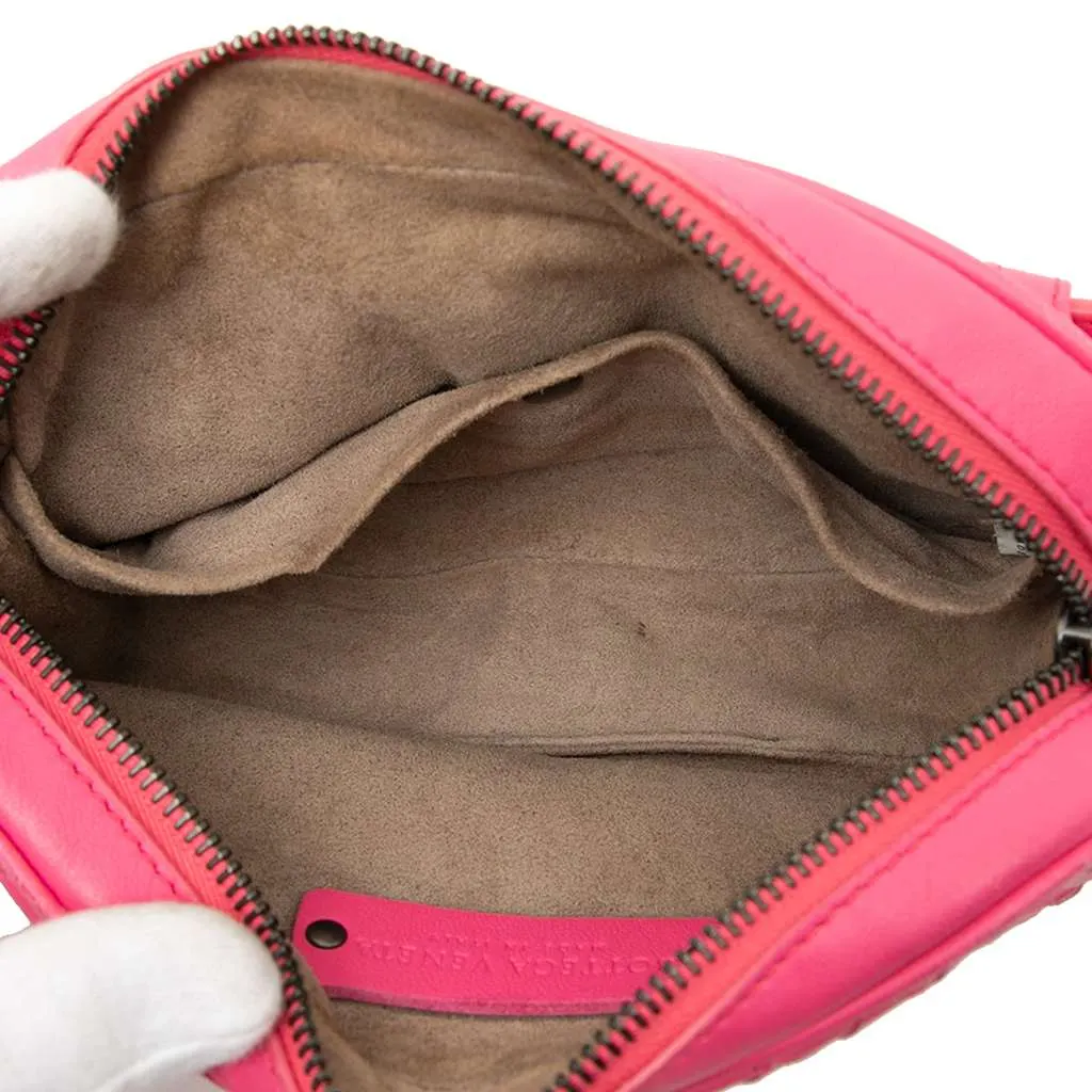 Bottega Veneta Nappa Intrecciato Belt Bag Pink Leather Very good - Model View