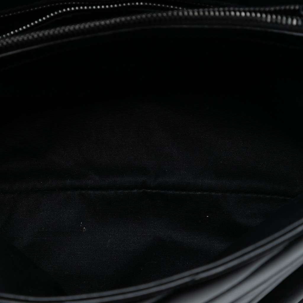 Saint Laurent Medium Matelasse Leather Monogram Monochrome Loulou Shoulder Bag - 4