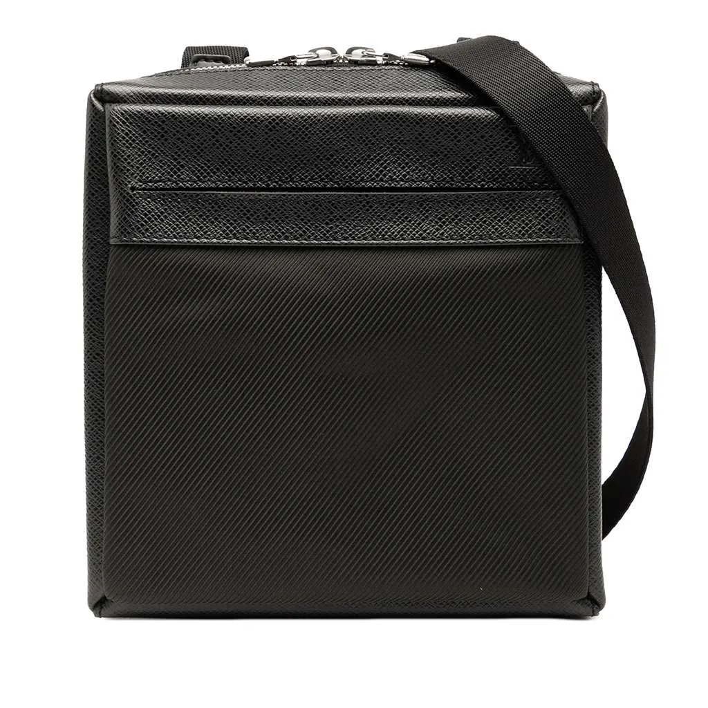 Louis Vuitton Taiga Sayan Black Canvas Good - Front View