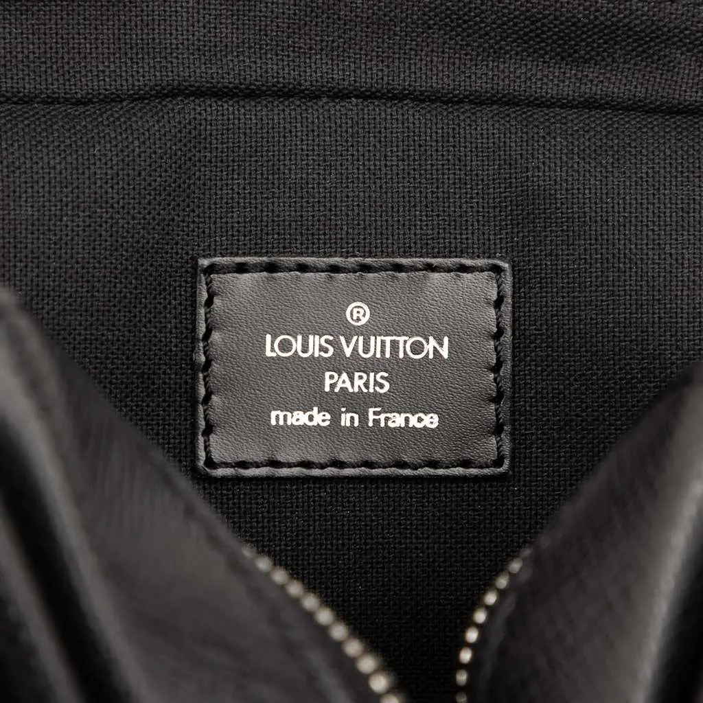 Louis Vuitton Taiga Sayan Black Canvas Good - Box View