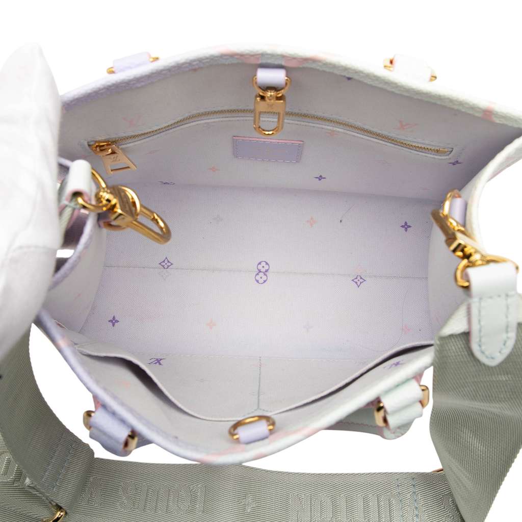 Louis Vuitton Monogram Giant Spring in the City OnTheGo Tote PM - 4