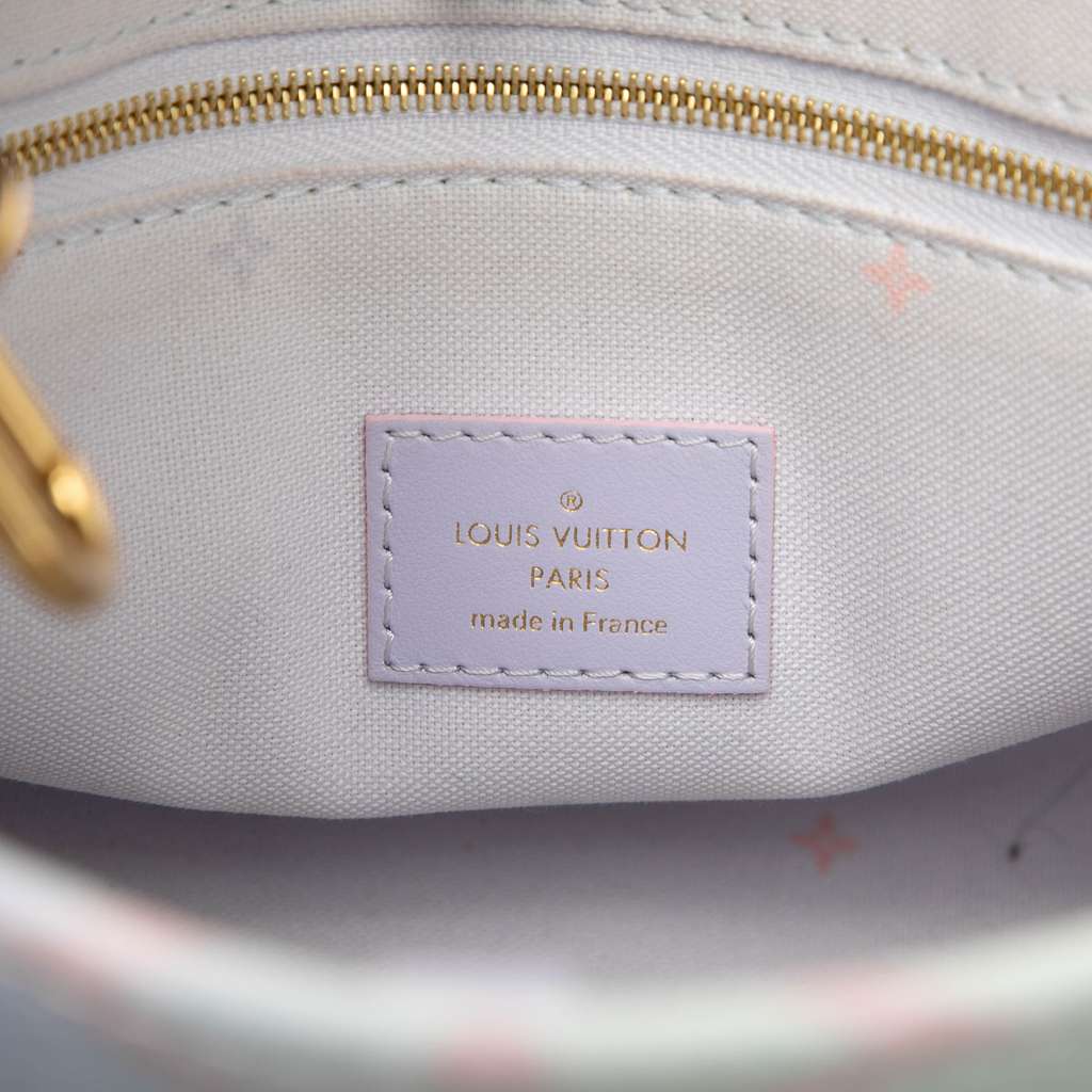 Louis Vuitton Monogram Giant Spring in the City OnTheGo Tote PM - 5