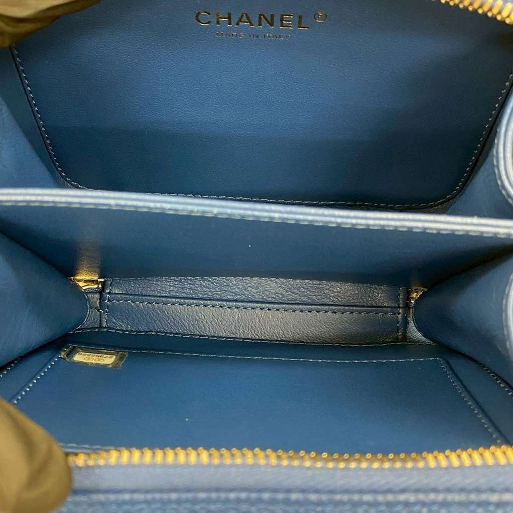 Chanel Small Caviar CC Filigree Vanity Case - 5