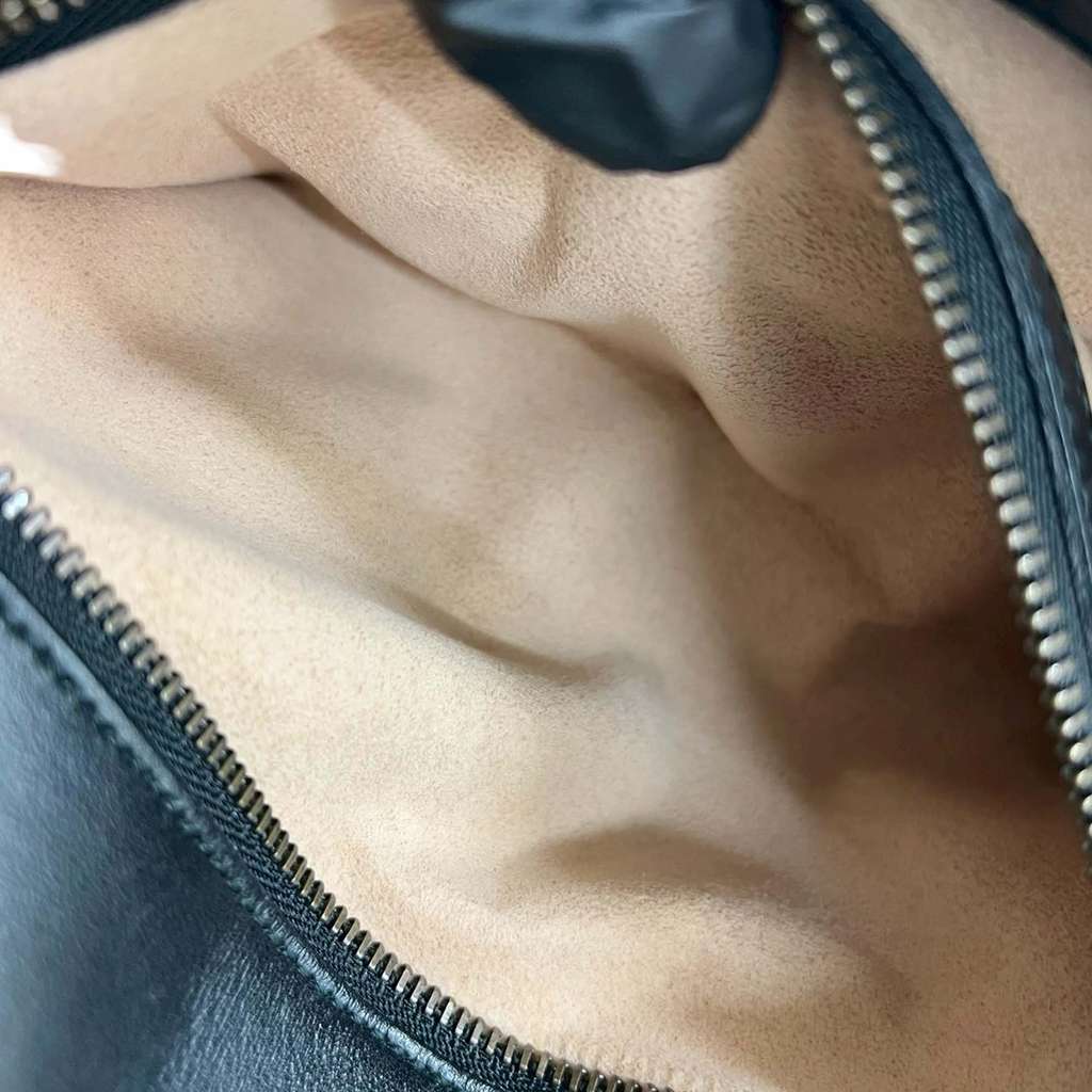 Gucci Medium GG Marmont Matelasse Leather Shoulder Bag - 4