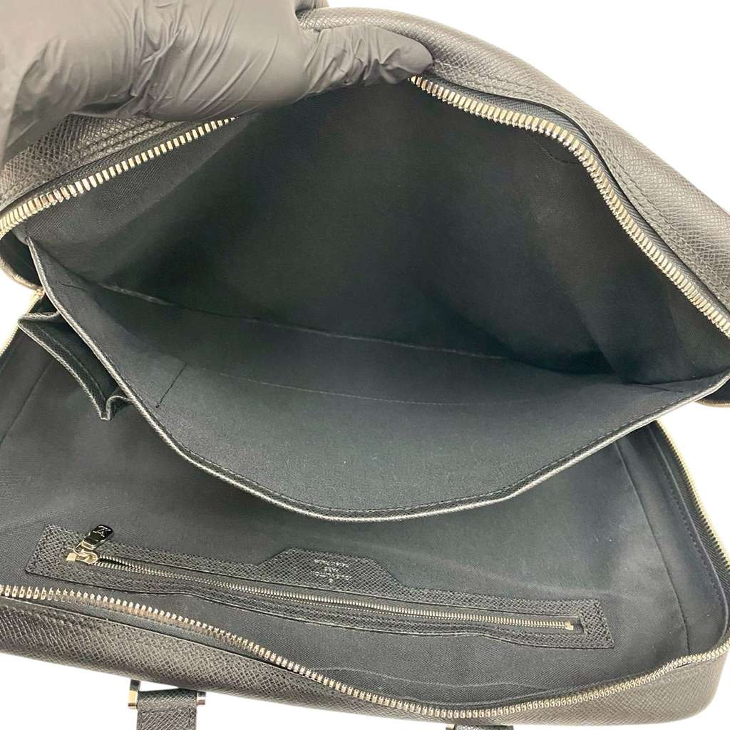 Louis Vuitton Taiga Igor Briefcase - 4