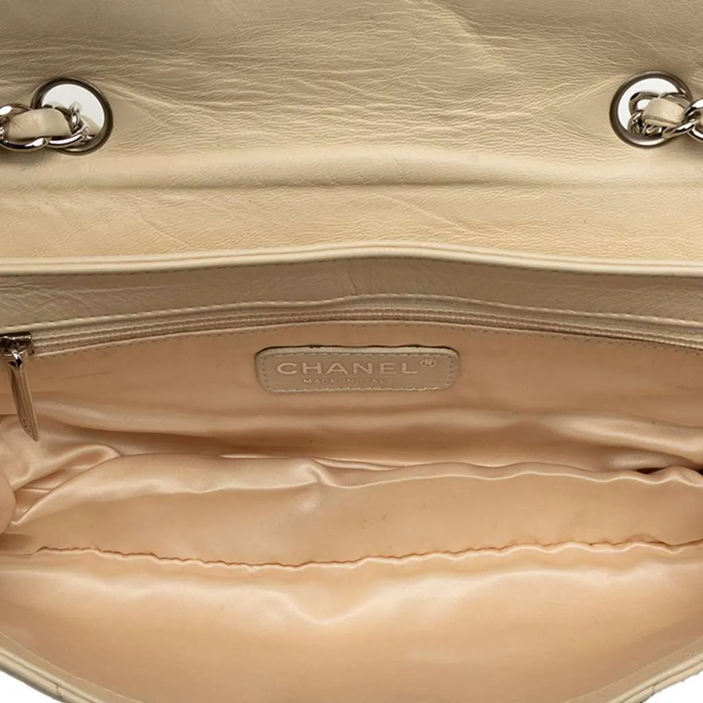 Chanel Reissue 2.55 Quilted Aged Lambskin East/West Flap Brown Leather Very good - Model View