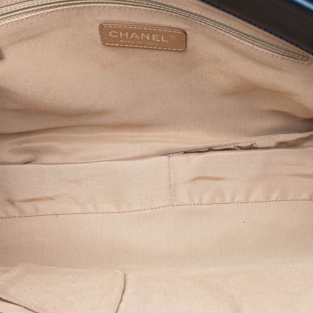 Chanel CC Quilted Caviar Expandable Tote - 4