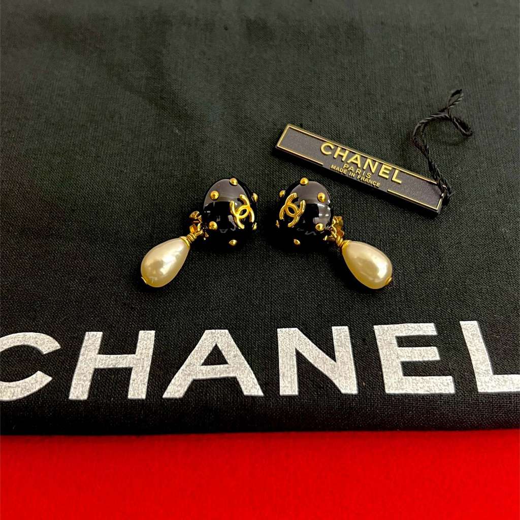 Chanel CC Gold Plated Resin and Faux Pearl Drop Clip On Earrings - 4