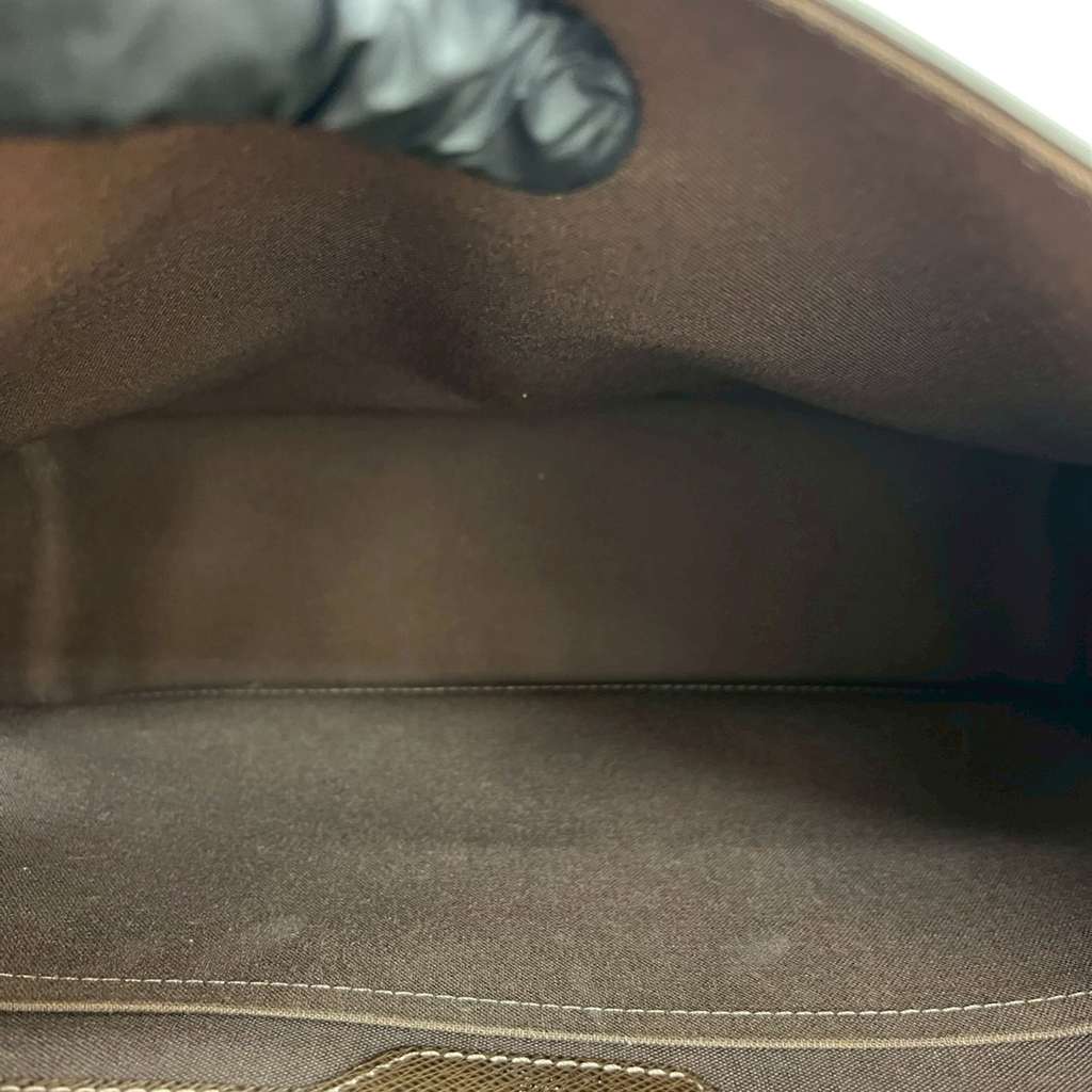 Louis Vuitton Taiga Alexei Messenger - 3