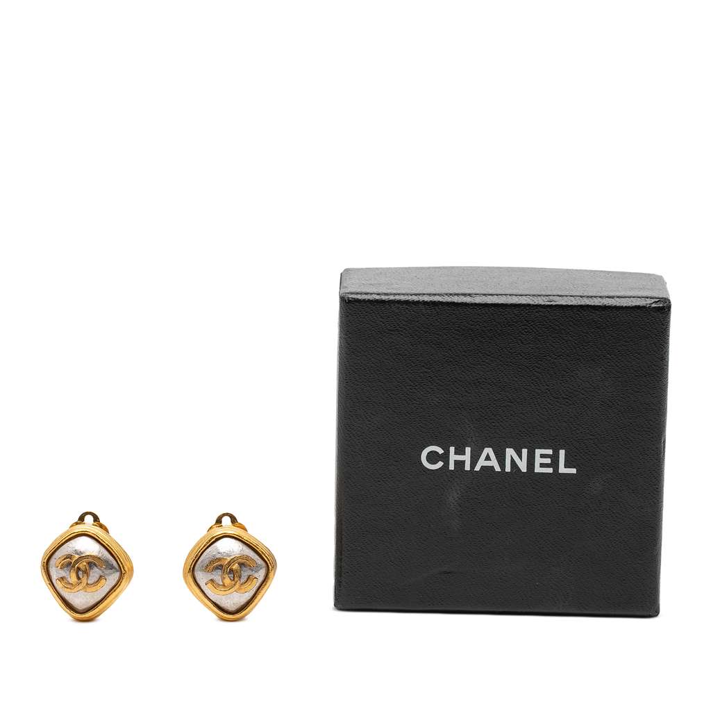 Chanel CC Gold Plated Diamond Shape Clip on Earrings - 4
