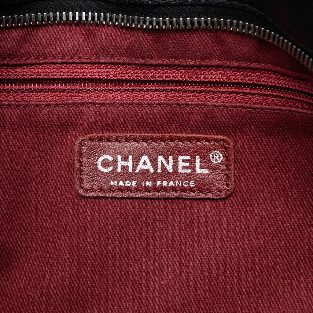 Chanel CC Caviar Tuck Tote - 5