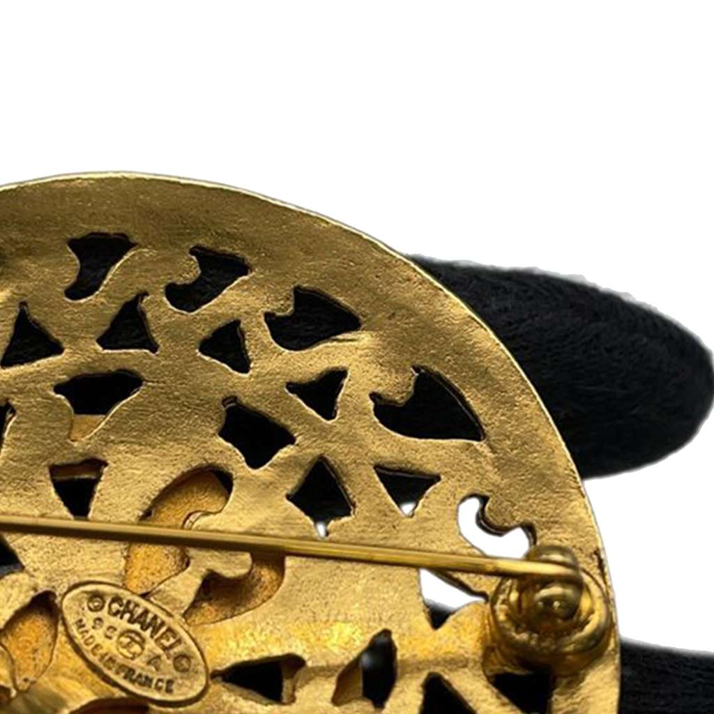 Chanel CC Gold Plated Medallion Brooch - 5