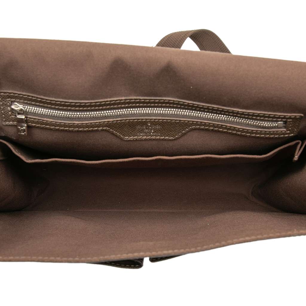 Louis Vuitton Taiga Alexei Messenger - 4
