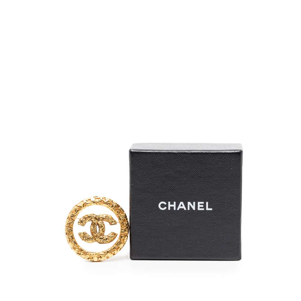 Chanel CC Gold Plated Lava Circle Brooch - 4
