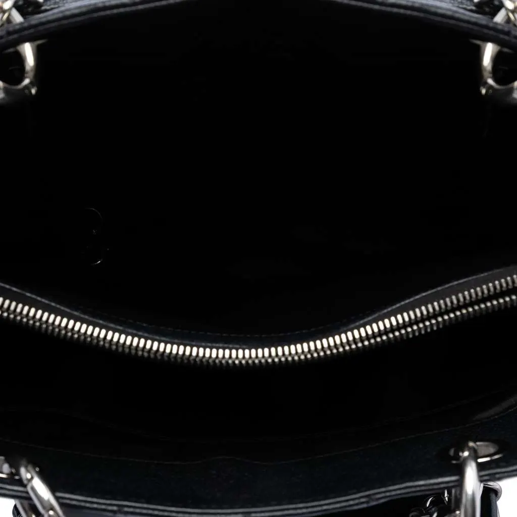 Chanel Caviar Grand Shopping Tote Black Leather Very good - Model View