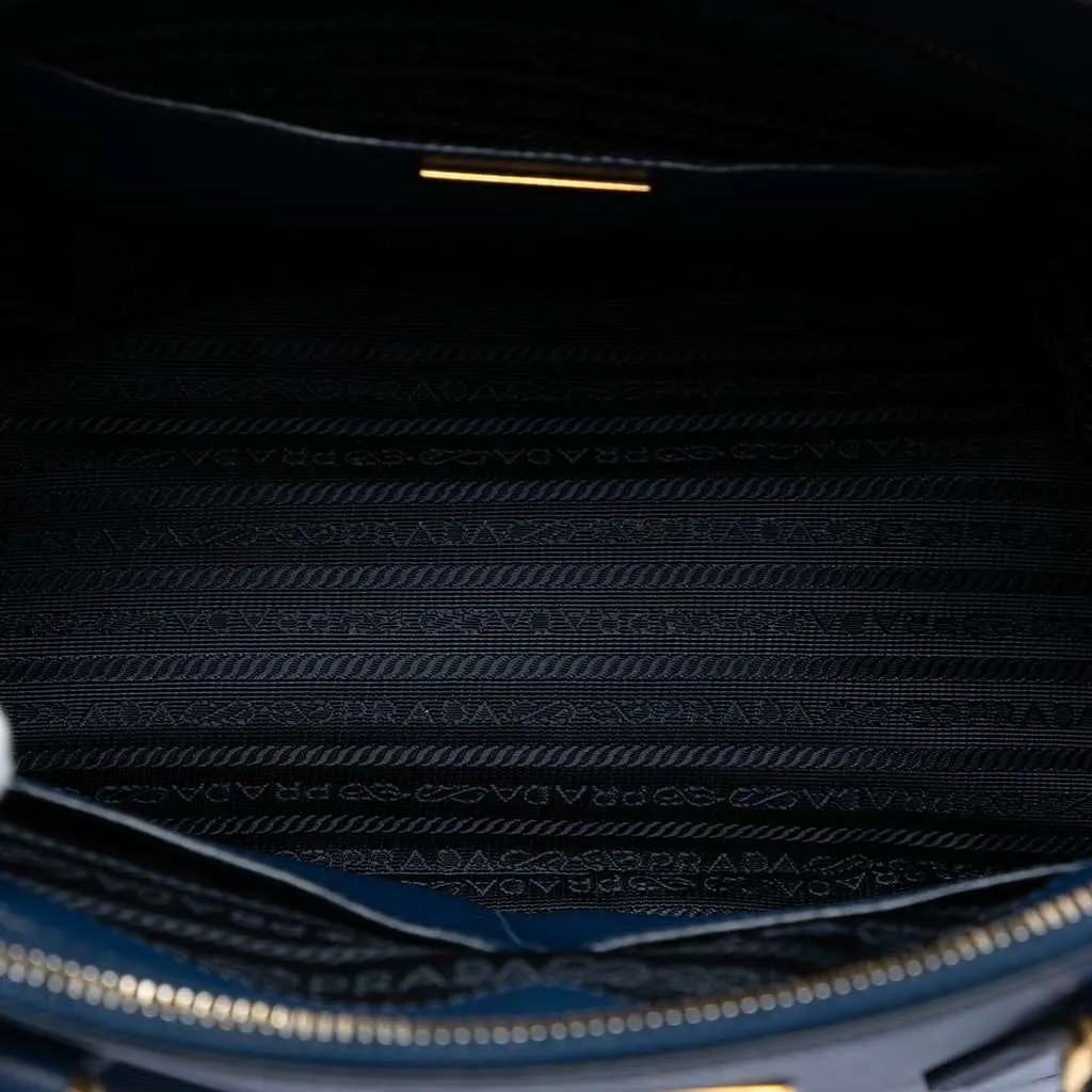 Prada Medium Saffiano Lux Galleria Double Zip Satchel Blue Leather Very good - Model View