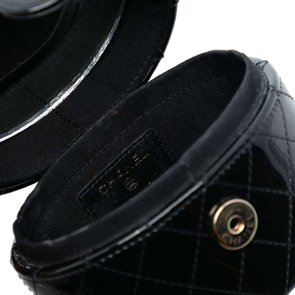 Chanel CC Quilted Patent Vanity Case with Chain - 5