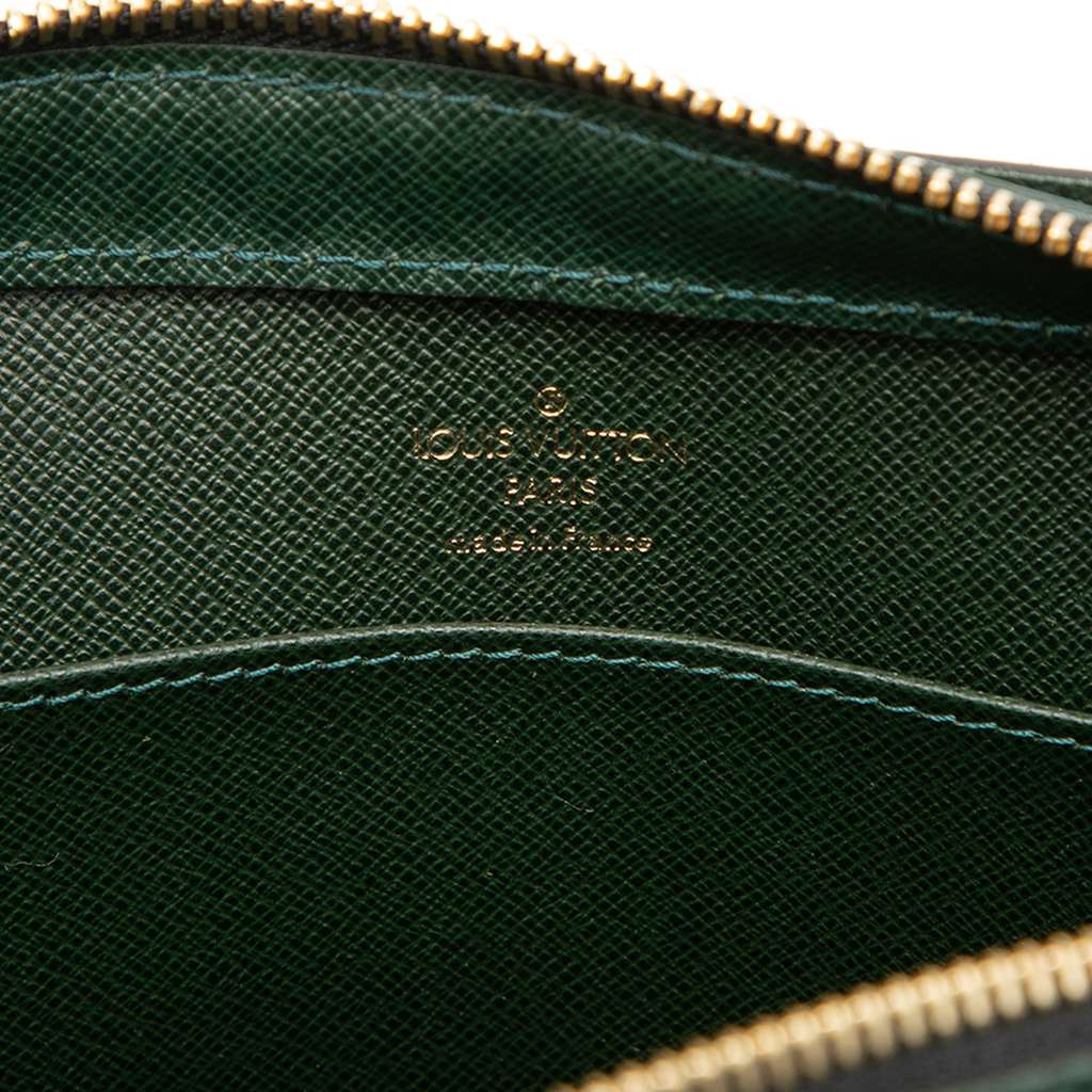 Louis Vuitton Taiga Pochette Baikal - 5