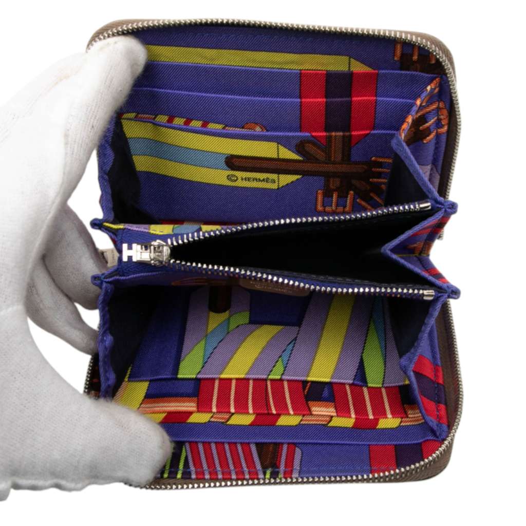 Hermès Epsom Silk in Compact Wallet - 4