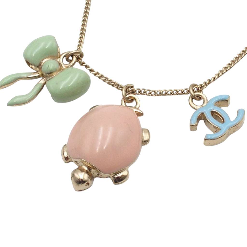 Chanel Gold Plated Lacquered CC Turtle and Ribbon Pendant Necklace - 2