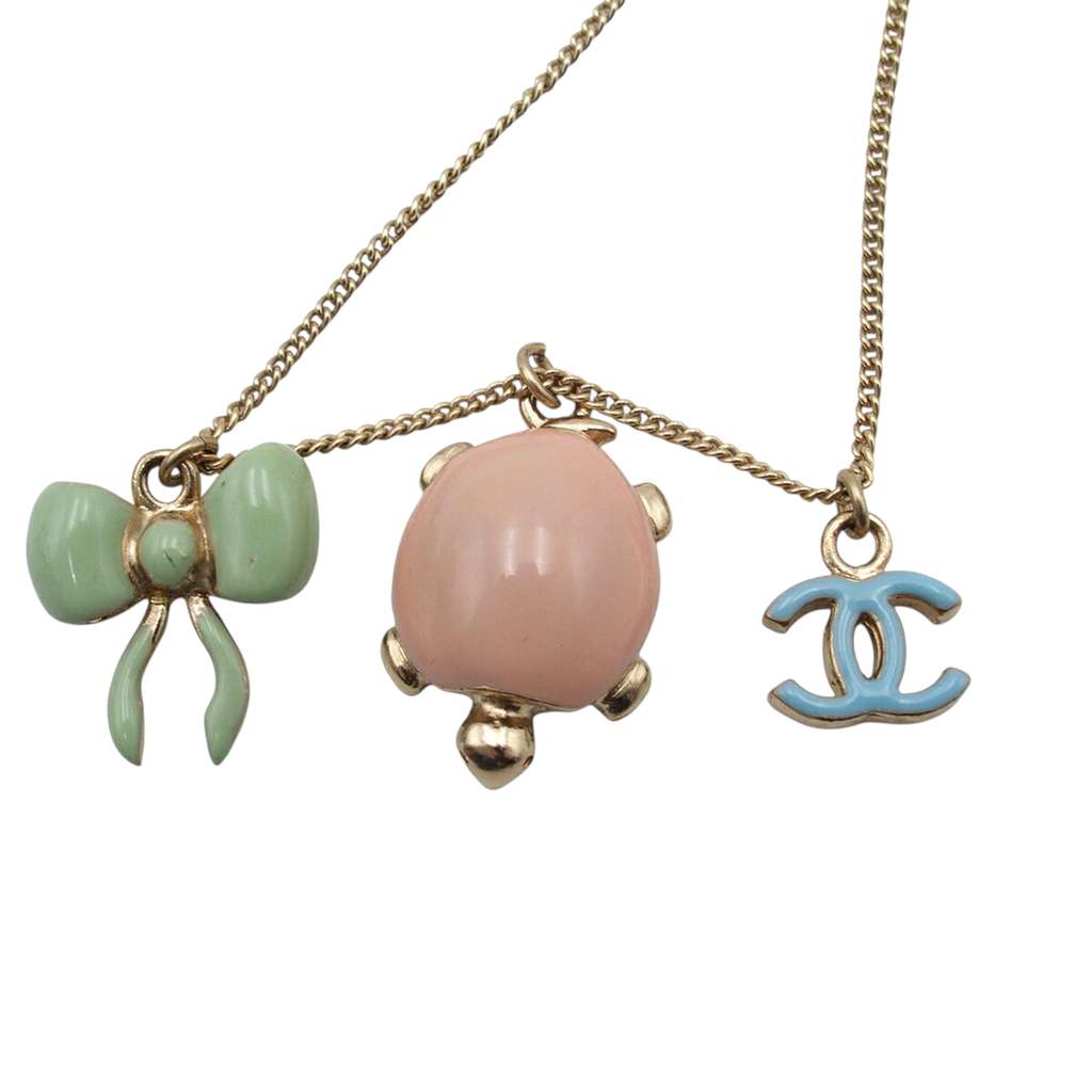 Chanel Gold Plated Lacquered CC Turtle and Ribbon Pendant Necklace - 3