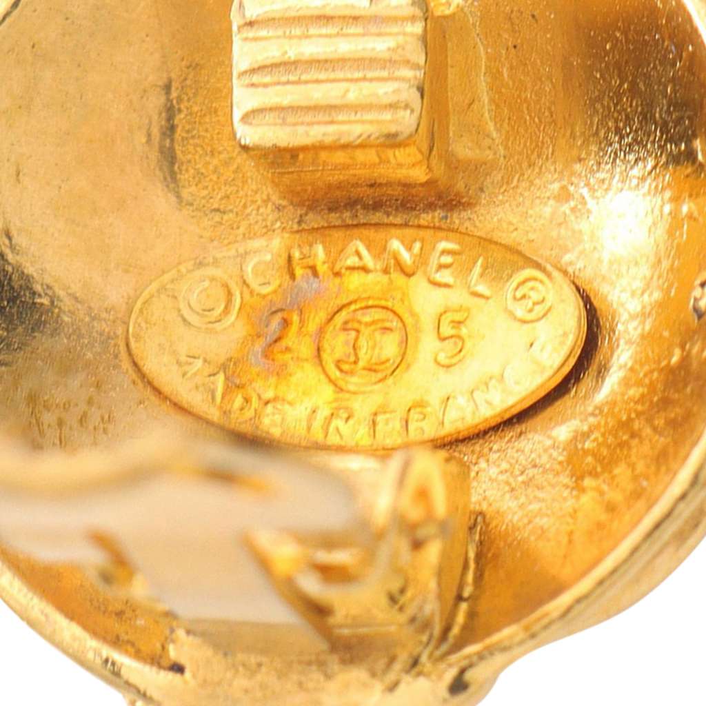 Chanel Gold Plated Overlapping CC Round Clip On Earrings - 5