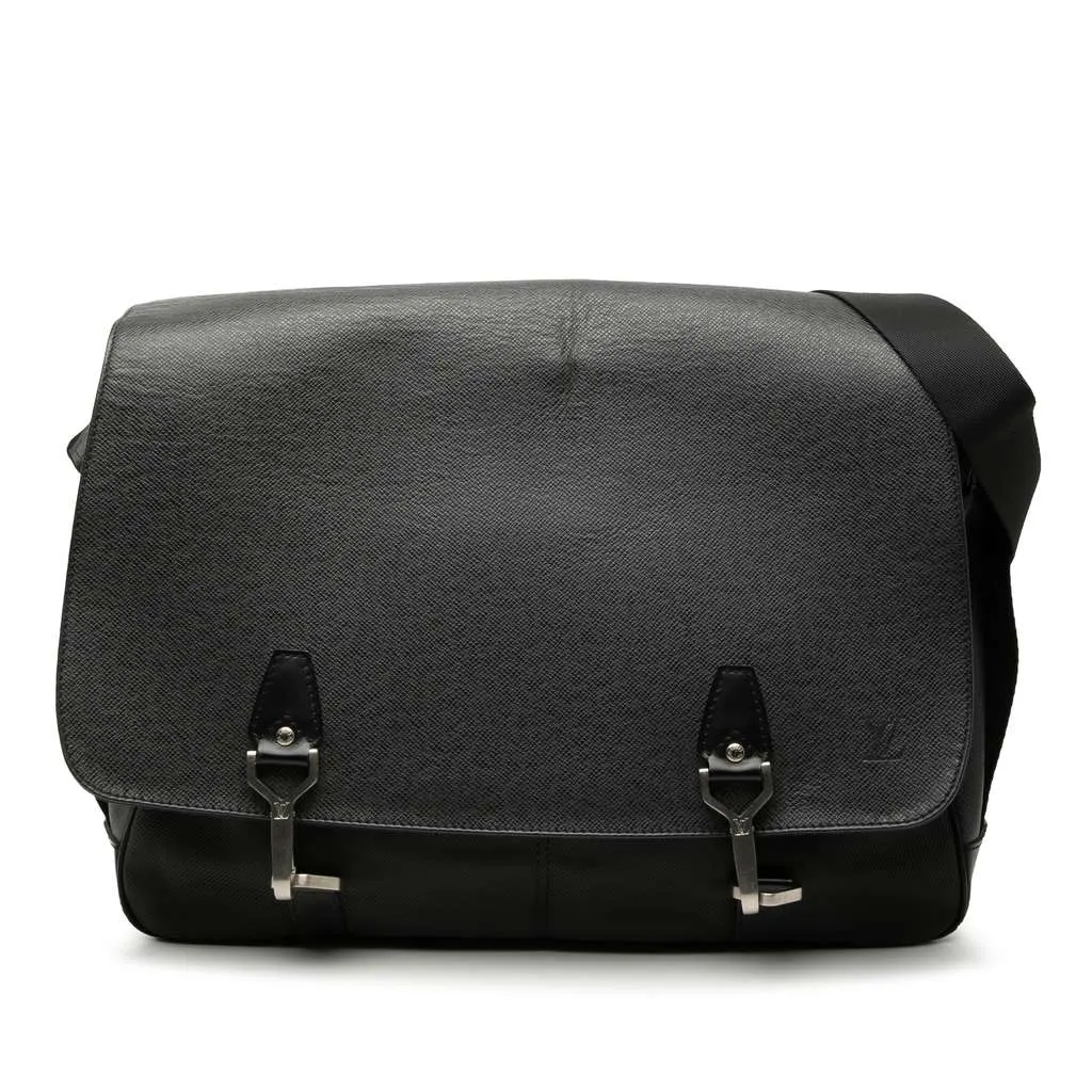 Louis Vuitton Taiga Dersou Black Leather Very good - Front View
