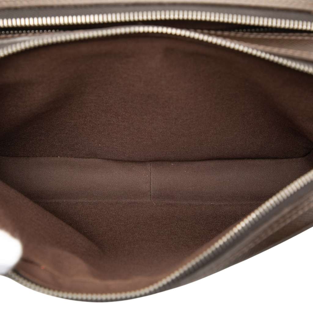 Louis Vuitton Taiga Neo Pavel Clutch - 4