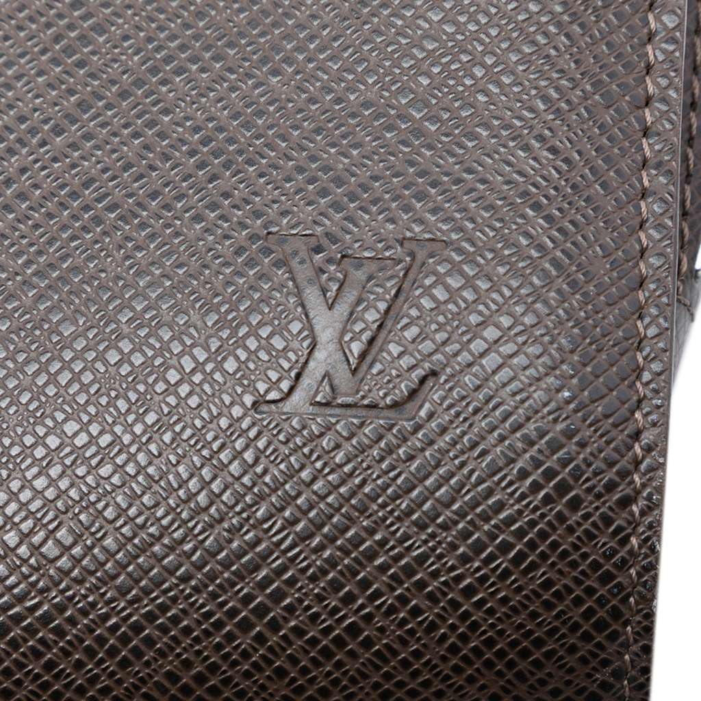 Louis Vuitton Taiga Pochette Baikal - 5