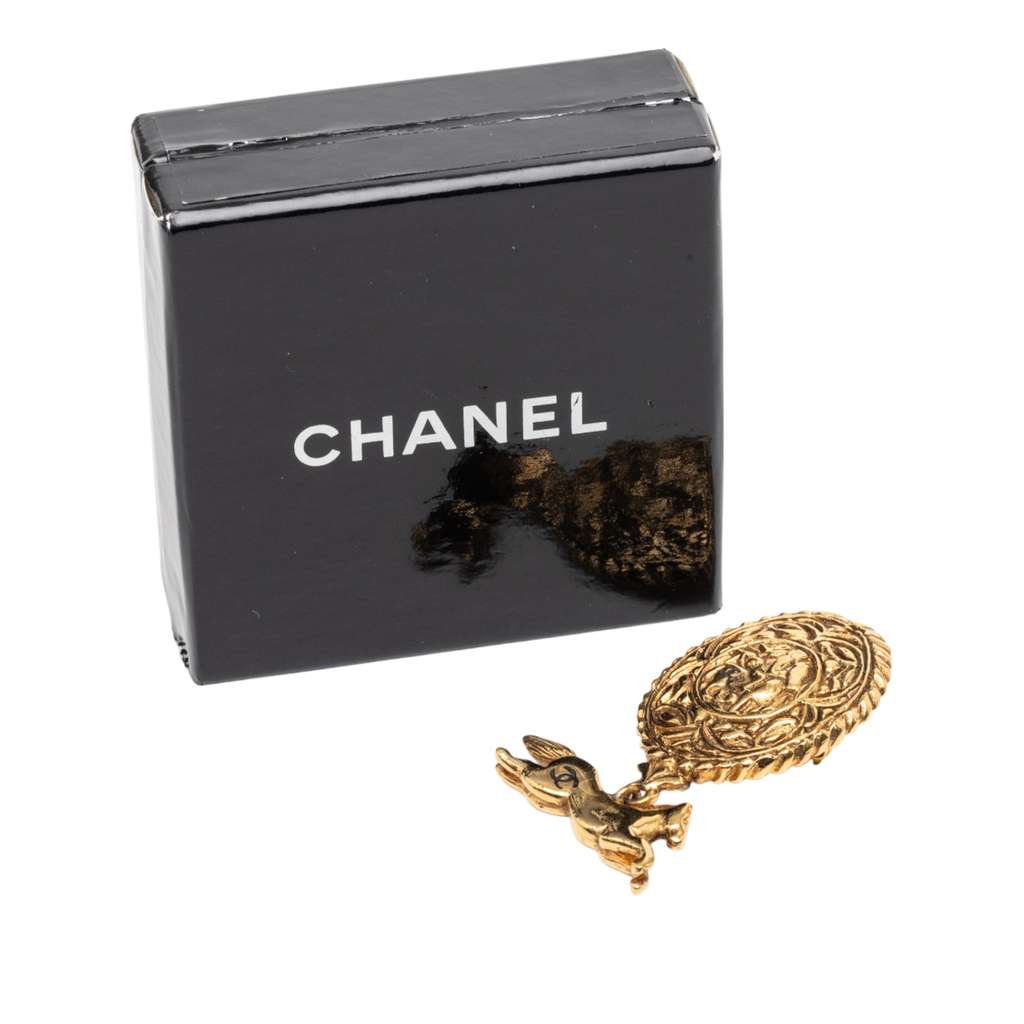 Chanel CC Gold Plated Medallion Horse Charm Brooch - 4