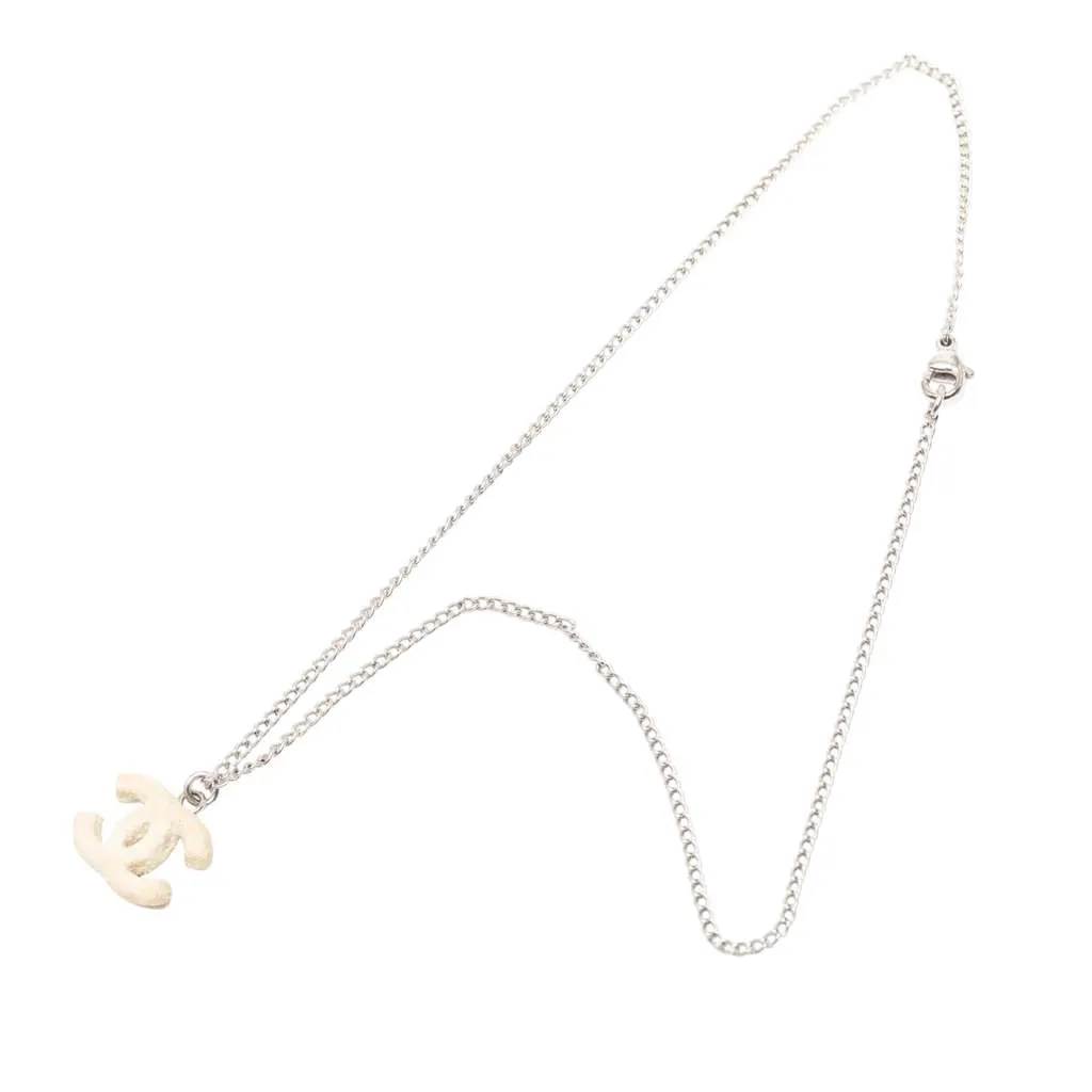 Chanel Silver Plated Textured CC Pendant Necklace Silver Metal Very good - Front View