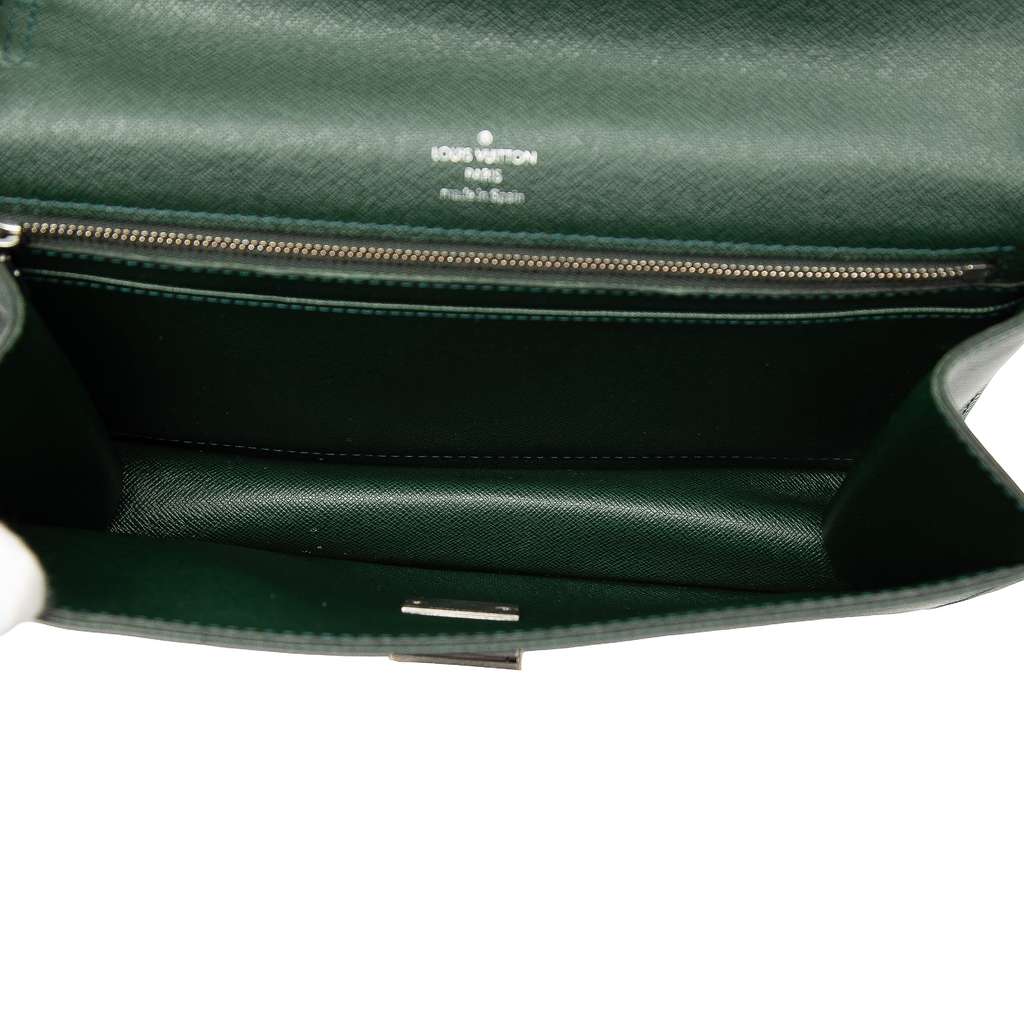 Louis Vuitton Taiga Selenga - 4