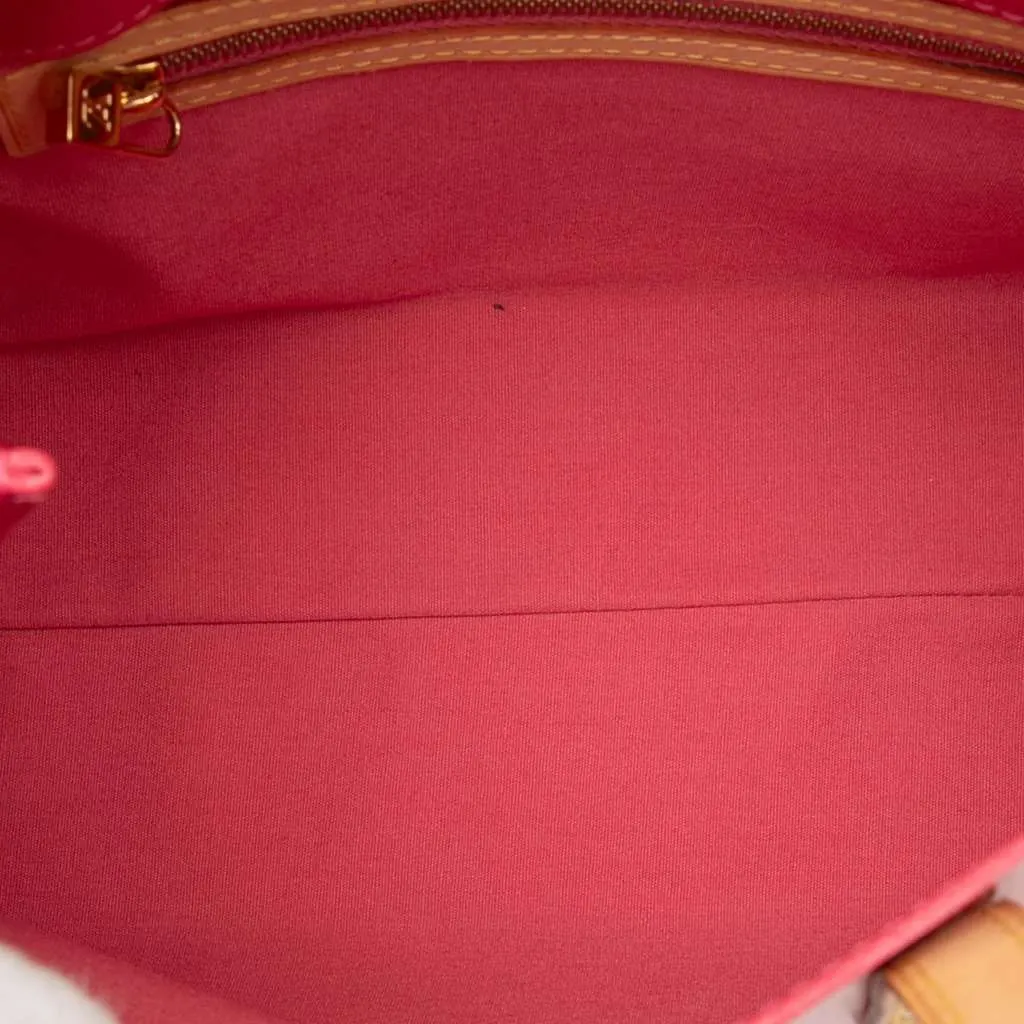 Louis Vuitton Monogram Vernis Reade PM Pink Leather Very good - Model View