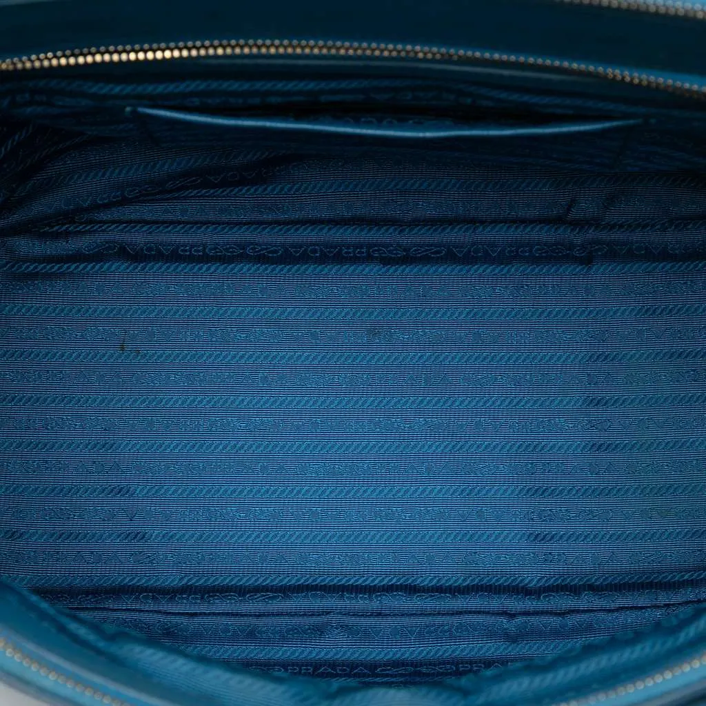 Prada Large Saffiano Lux Galleria Double Zip Tote Blue Leather Good - Model View