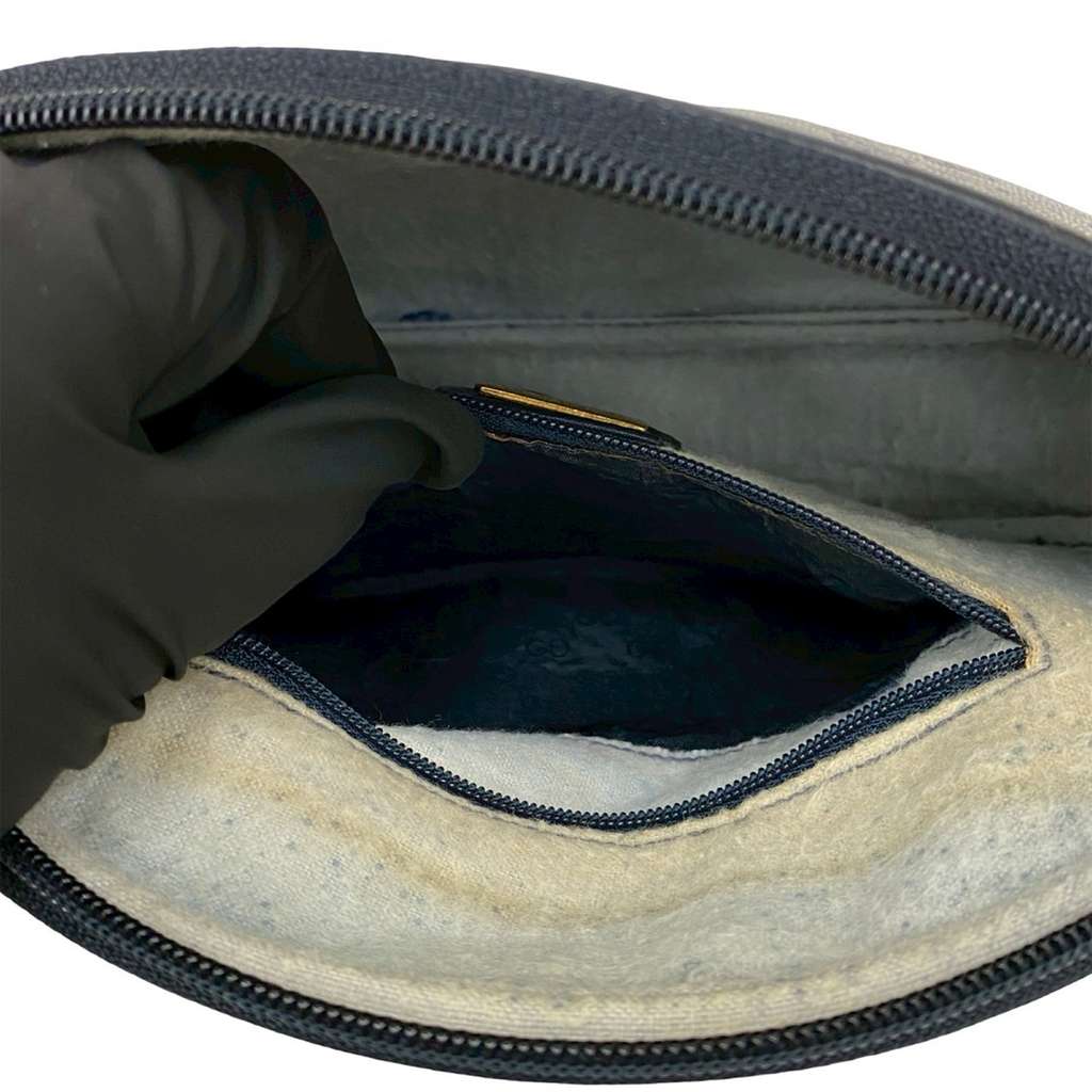 Gucci Micro GG Supreme Crossbody - 3