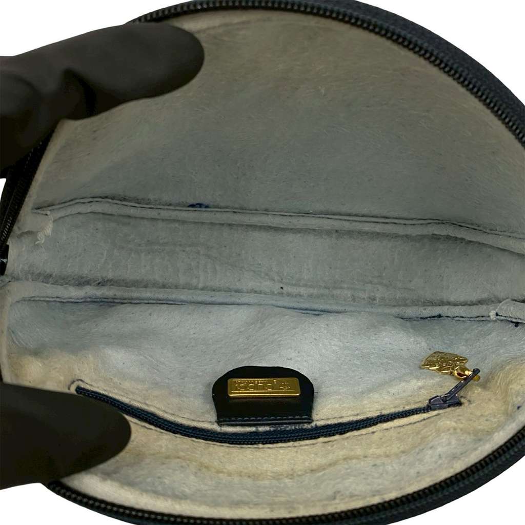 Gucci Micro GG Supreme Crossbody - 4