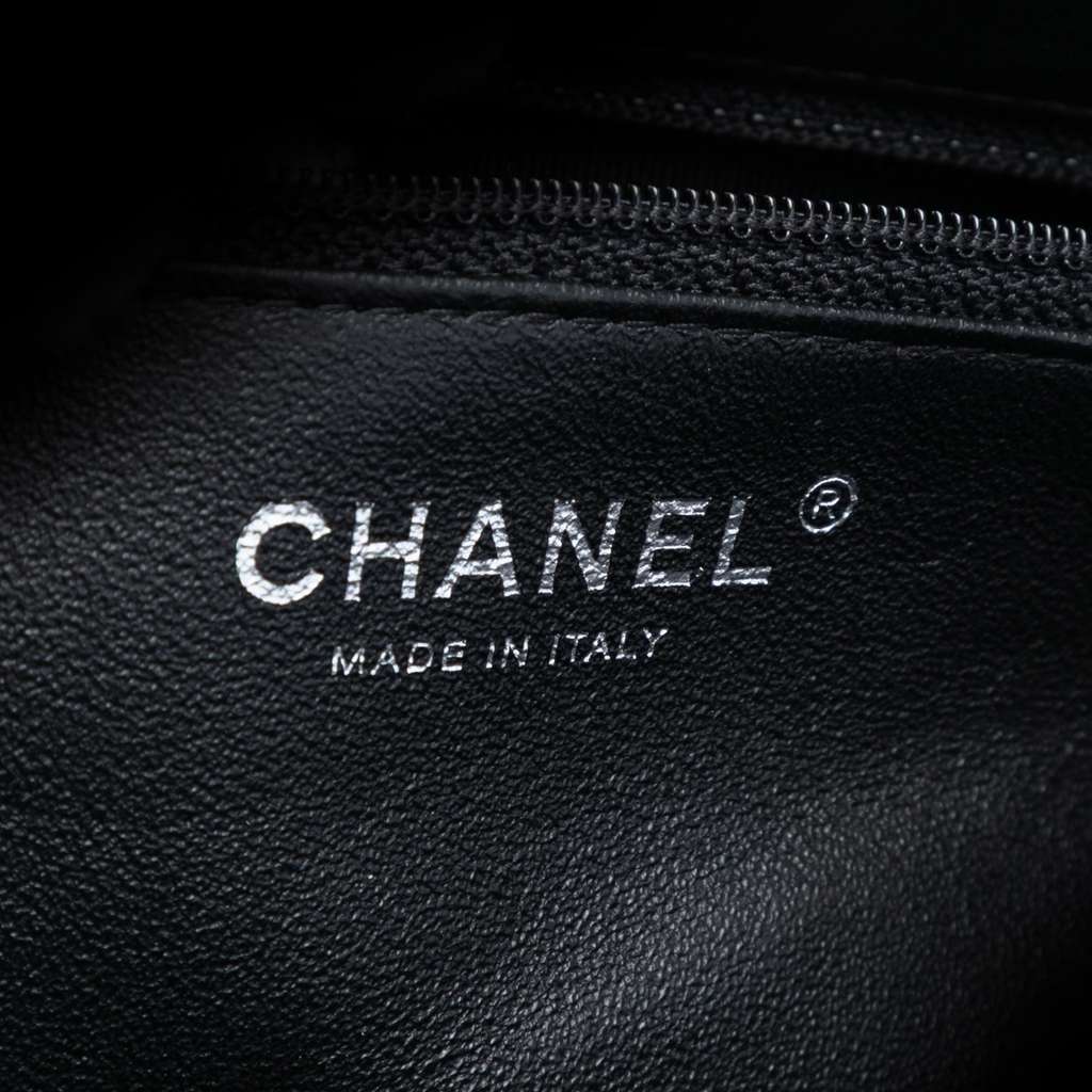 Chanel CC Quilted Patent Kiss Lock Clutch - 5