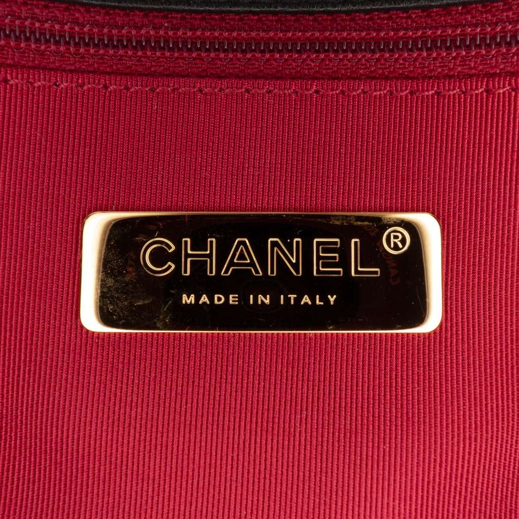 Chanel Maxi Lambskin 19 Flap - 5