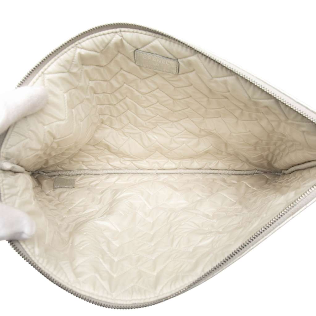 Chanel Large Chevron Metallic Calfskin O Case Clutch - 4