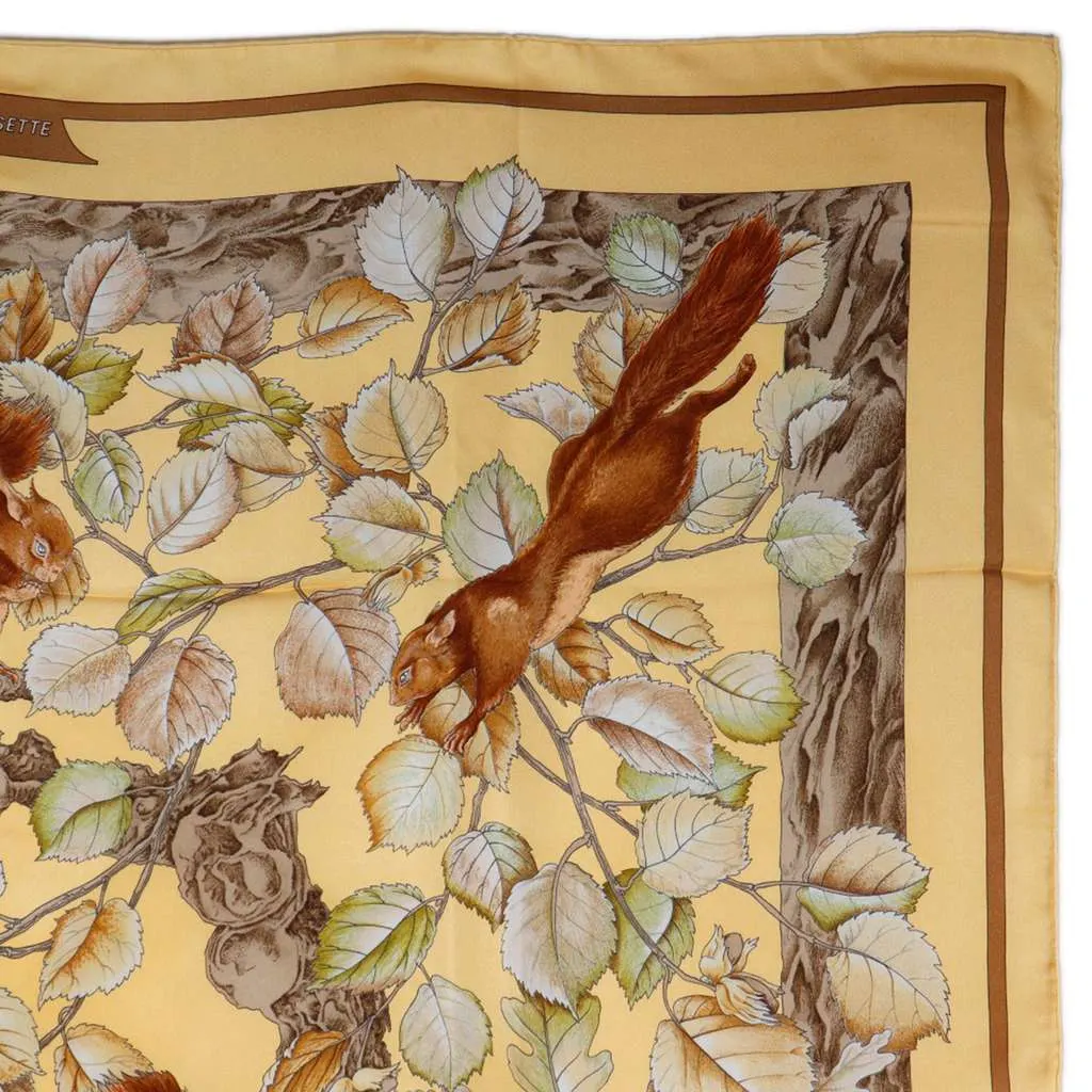 Hermès Casse Noisette Silk Scarf 90 Brown Silk Very good - Model View