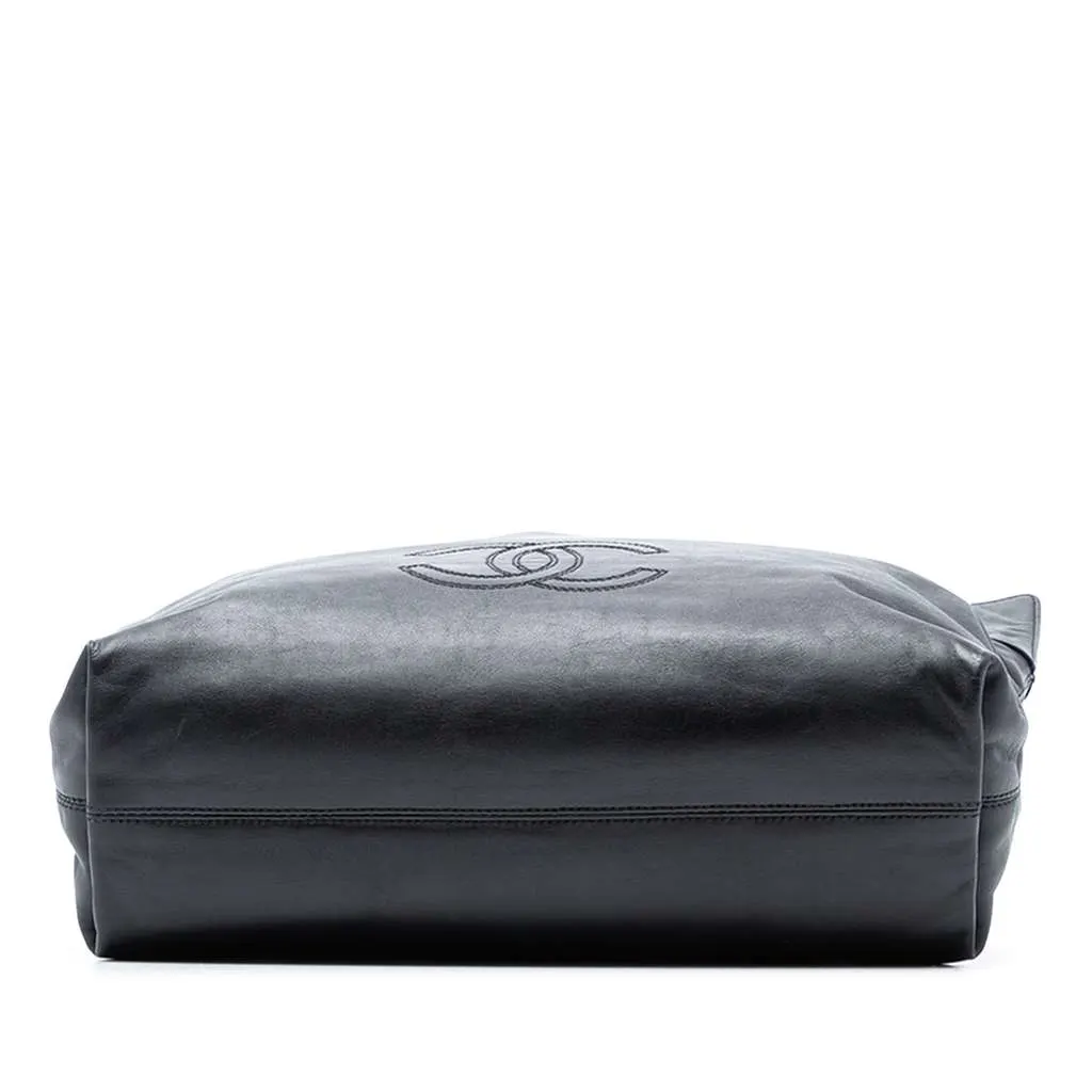 Chanel CC Lambskin Tote Black Leather Good - Inside View