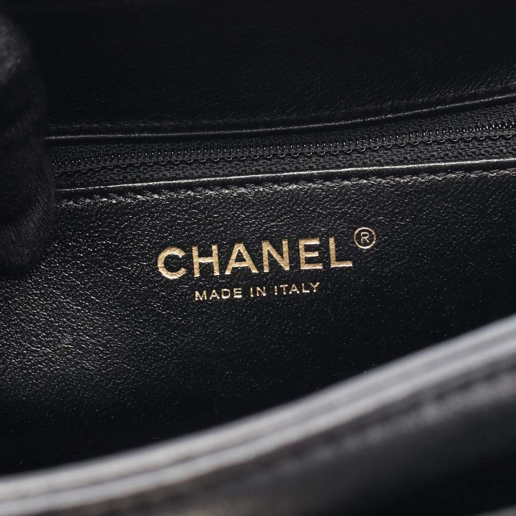 Chanel Large Caviar CC Filigree Vanity Case - 4