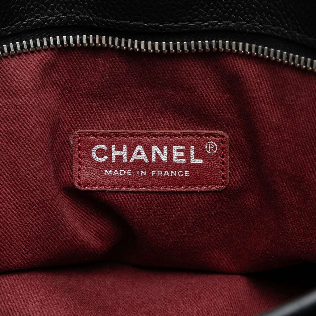 Chanel CC Caviar Tuck Tote - 5