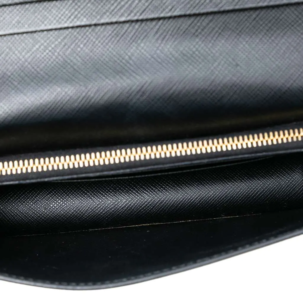 Prada Saffiano Wallet On Chain Black Leather Good - Model View
